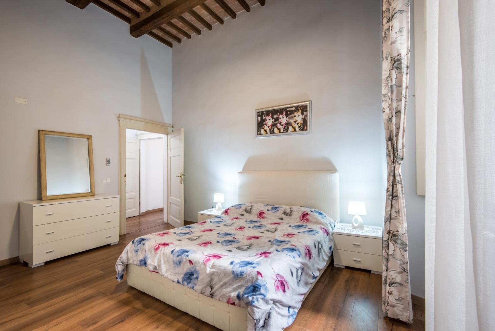 Incantevole Appartamento Banchi Di Sopra Siena Luaran gambar